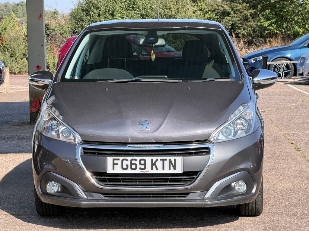 Peugeot 208 1.2L Signature Grey #2