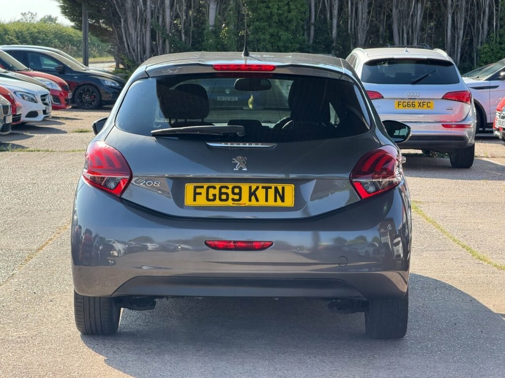 Peugeot 208 1.2L Signature Grey #5