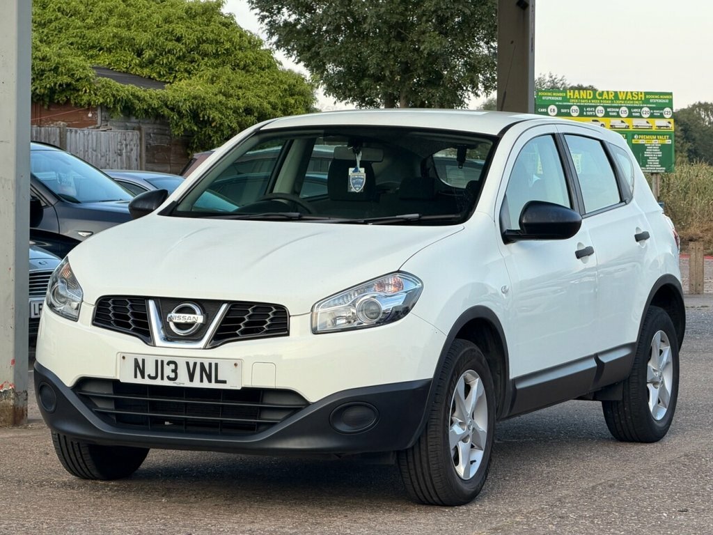 Nissan Qashqai 1.6L Visia White #3