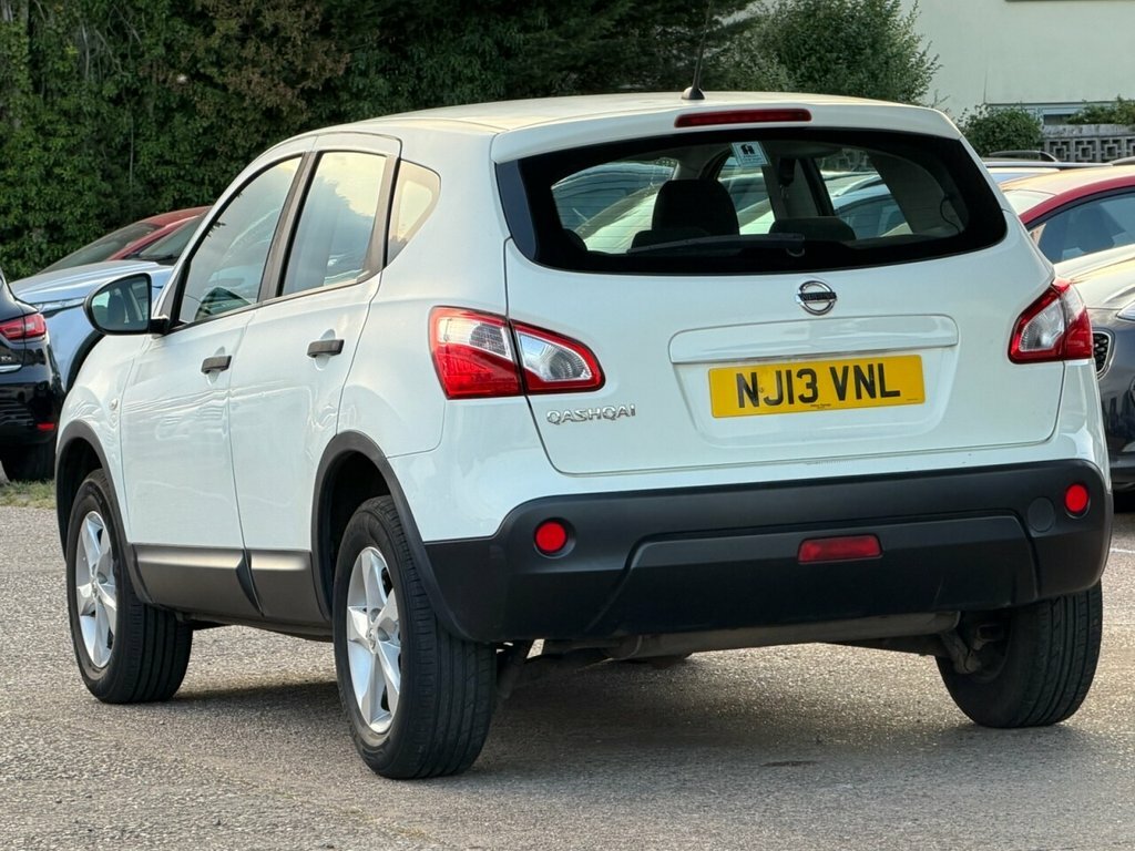 Nissan Qashqai 1.6L Visia White #4