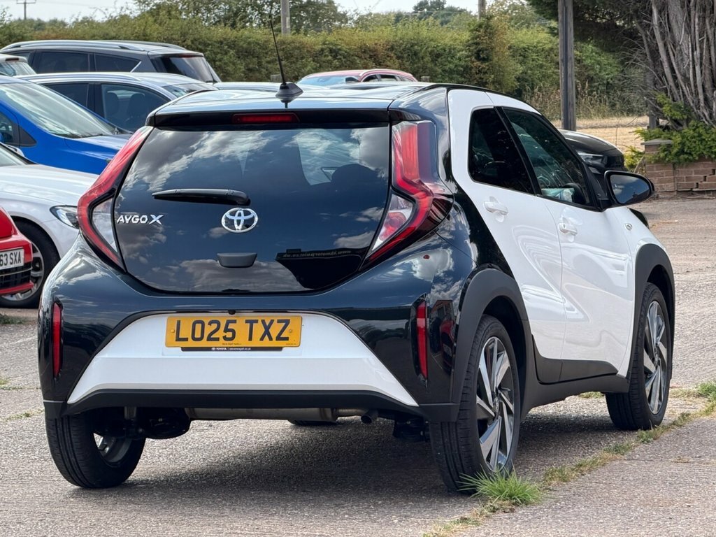 Toyota Aygo X 1L Edge White #6
