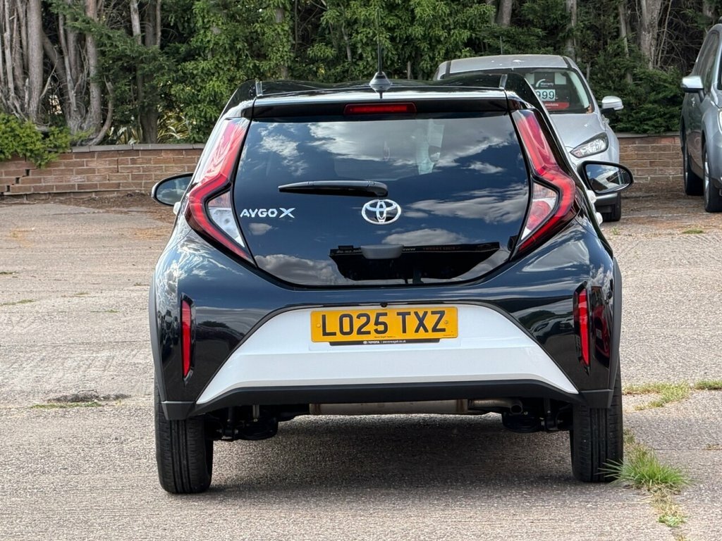 Toyota Aygo X 1L Edge White #5
