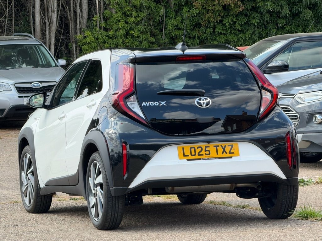 Toyota Aygo X 1L Edge White #4