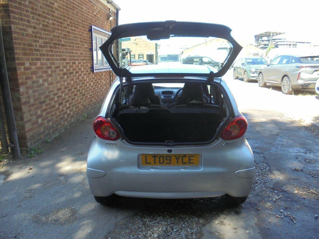 Toyota Aygo Hatchback 1.0 Vvt-i Euro 4 200959 Red #7