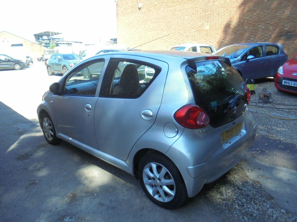 Toyota Aygo 1.0 Vvt-i Platinum Euro 4 Silver #5