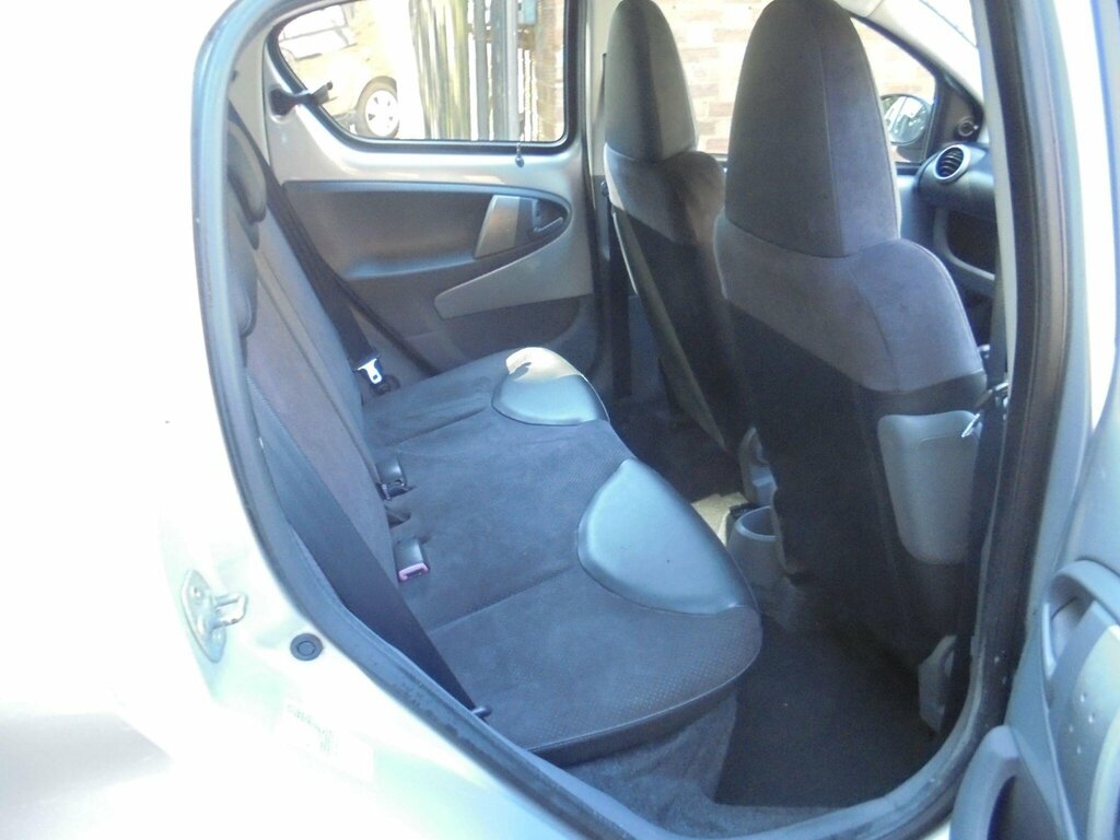 Toyota Aygo Hatchback 1.0 Vvt-i Euro 4 200959 Red #14