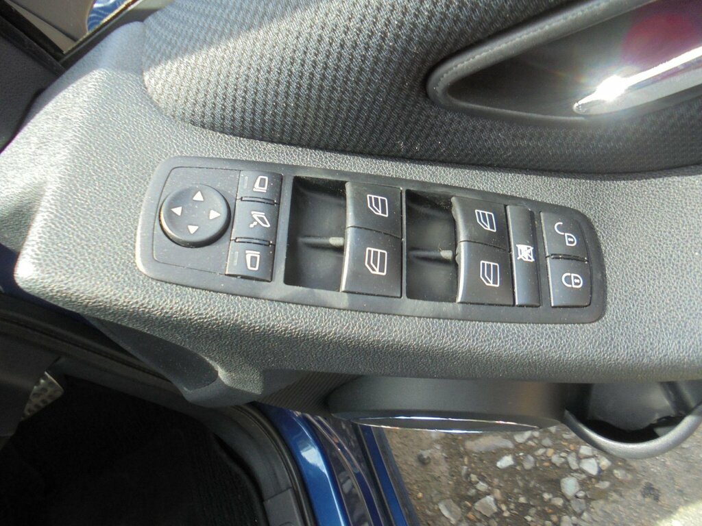 Mercedes-Benz A Class Hatchback Black #13