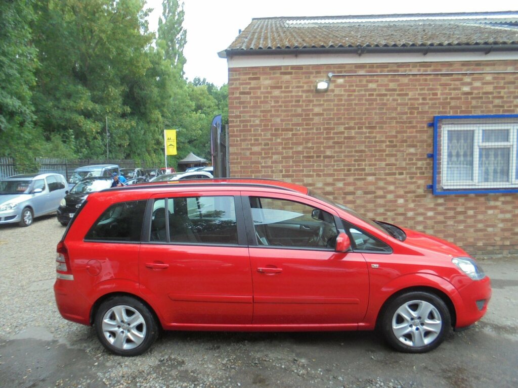 Vauxhall Zafira 1.6 16V Exclusiv Euro 5 Red #3