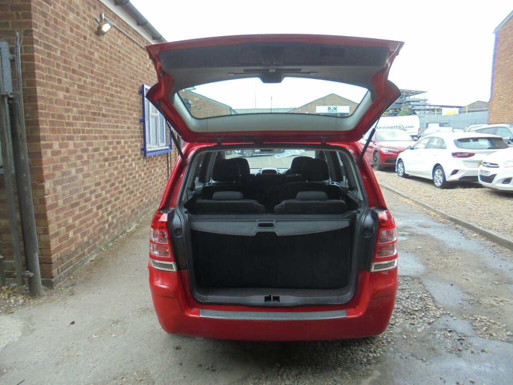 Vauxhall Zafira 1.6 16V Exclusiv Euro 5 Red #6