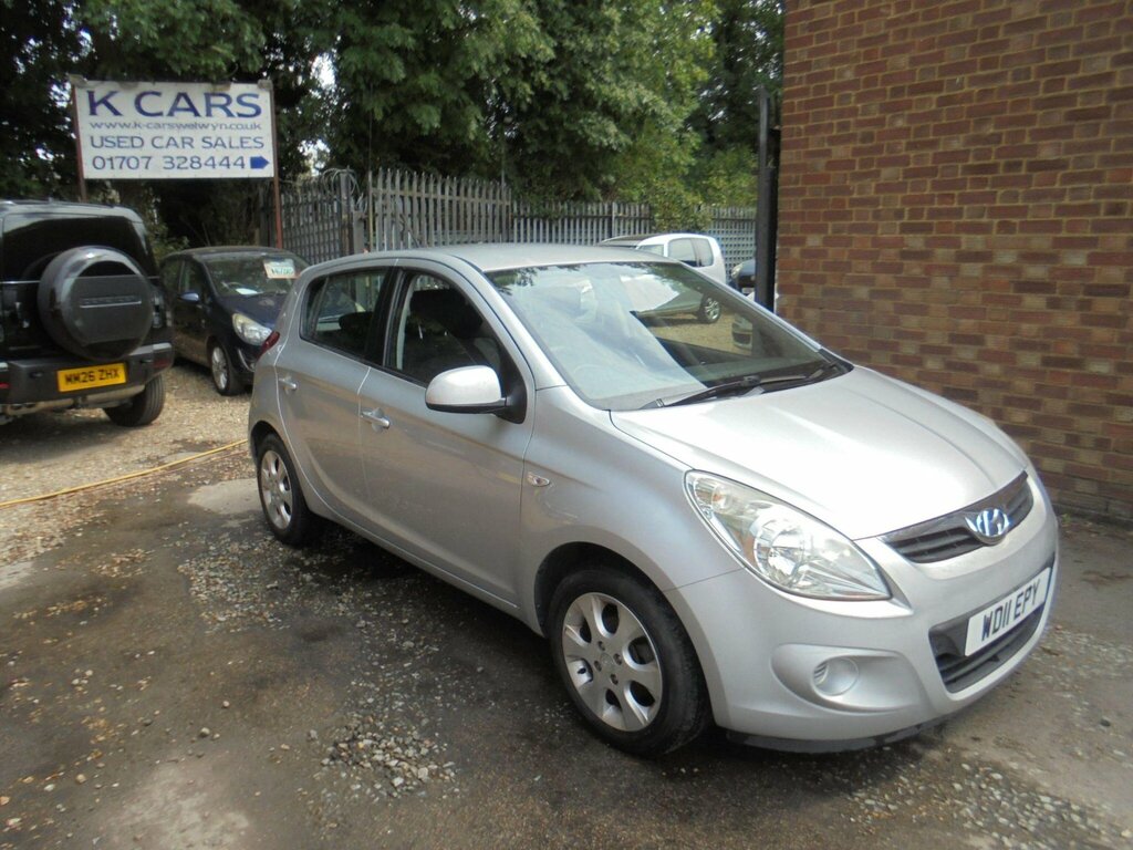 Hyundai I20 1.2 Comfort Euro 5 Silver #2