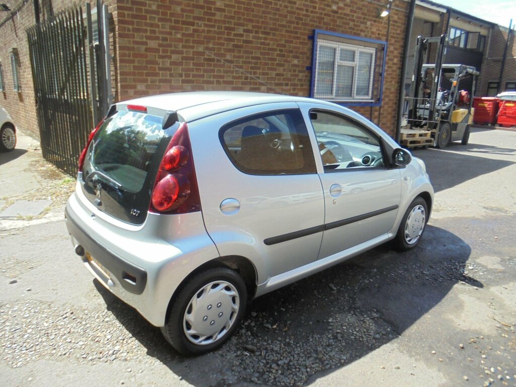 Peugeot 107 107 Active Blue #9
