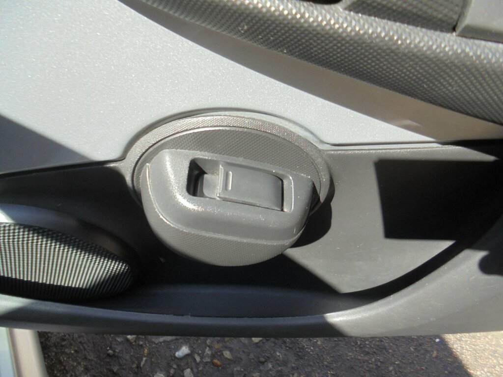 Peugeot 107 107 Active Blue #13