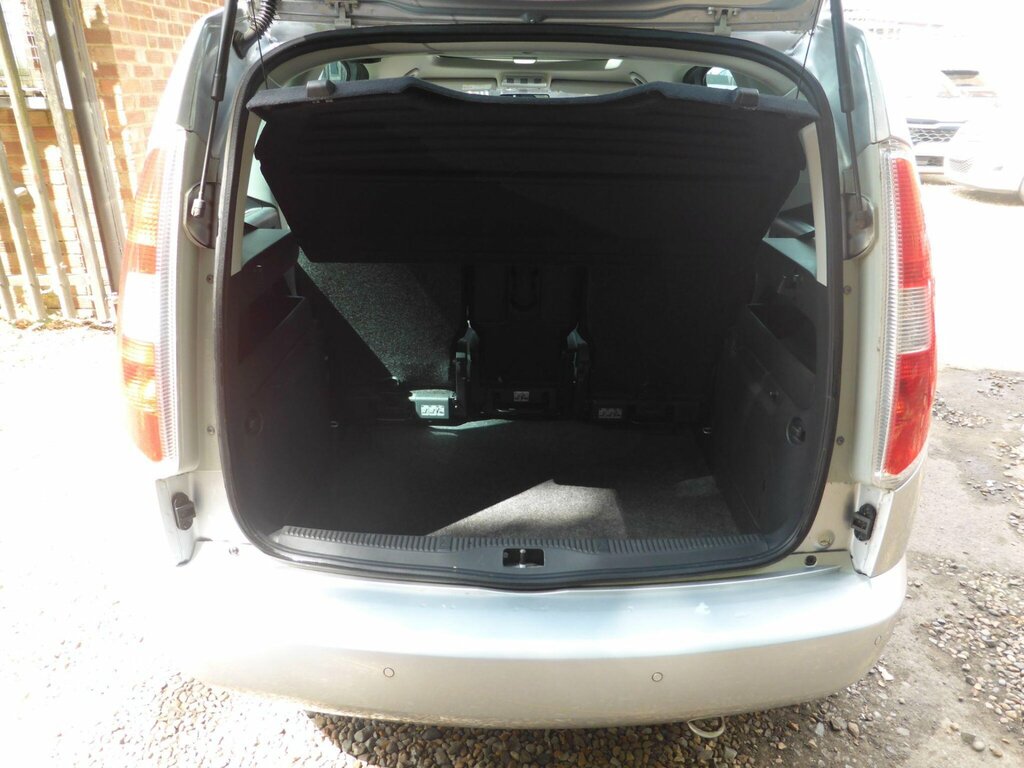 Skoda Roomster Se Silver #8
