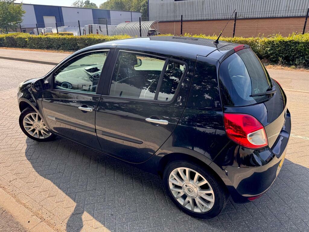 Renault Clio 1.2 Tce Dynamique Euro 4 Black #4