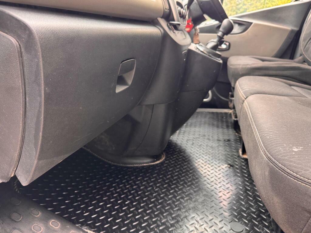 Renault Trafic Sl27 Business Plus Dci Sr Pv White #27