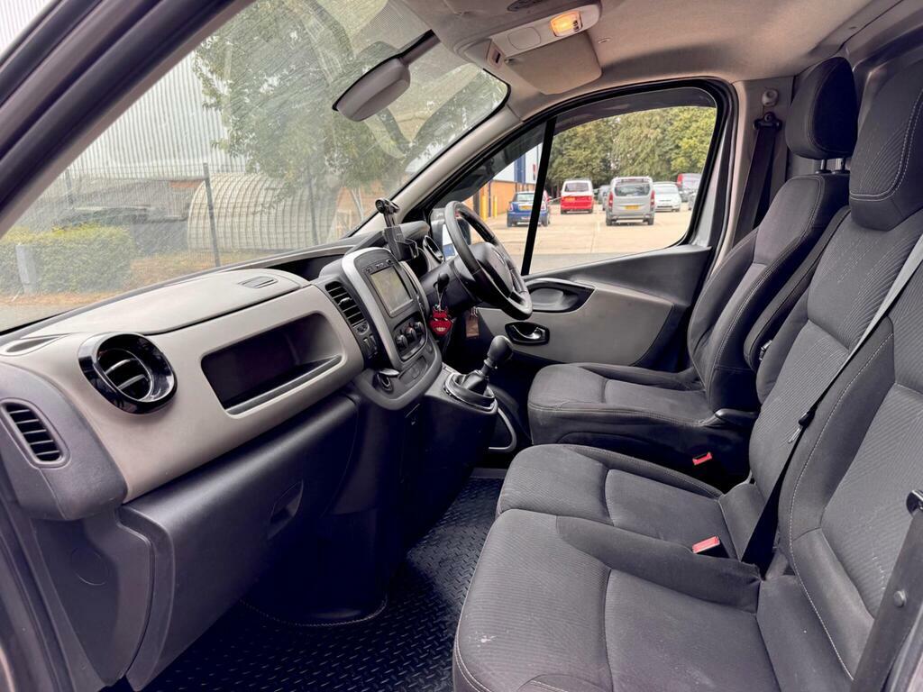 Renault Trafic Sl27 Business Plus Dci Sr Pv White #25