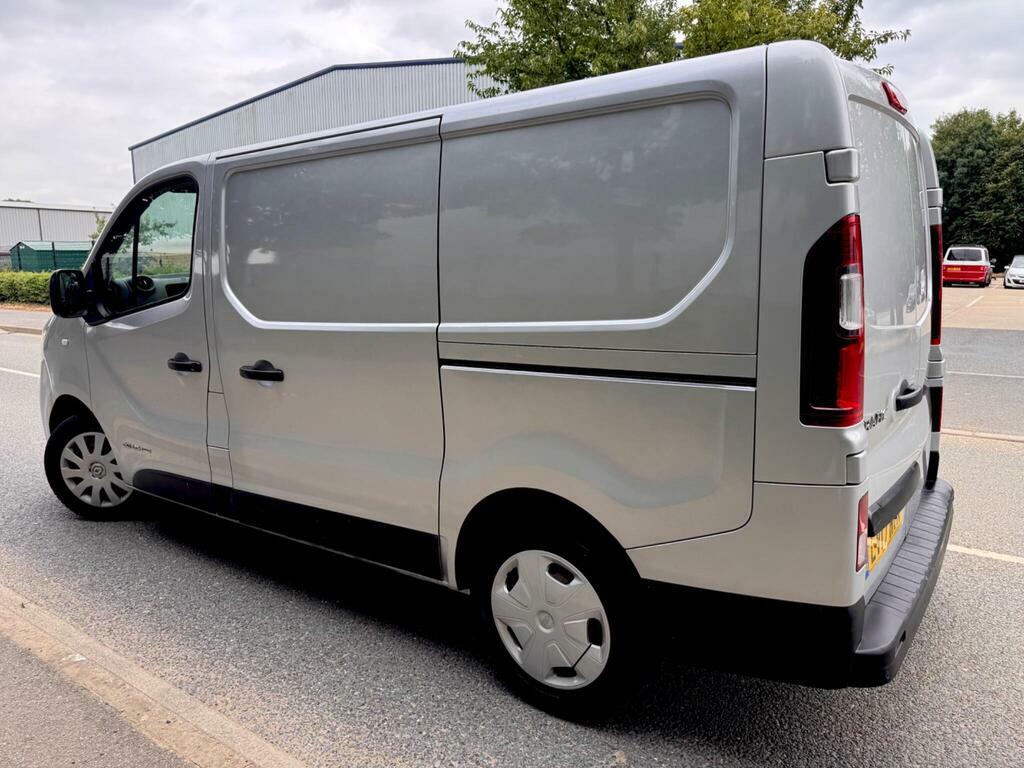 Renault Trafic 1.6 Dci Energy 27 Business Swb Standard Roof Euro Silver #3