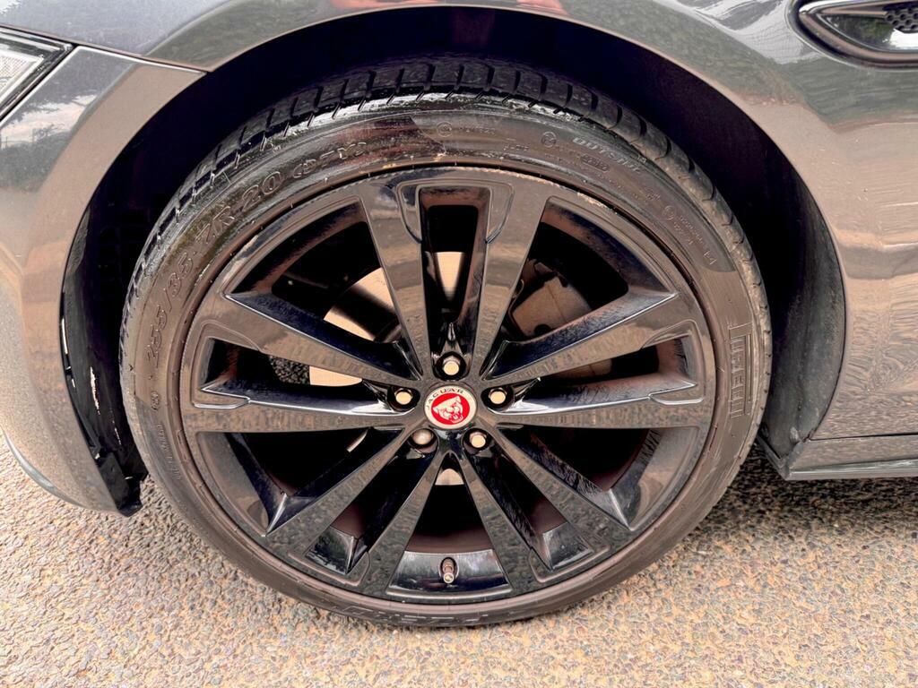 Jaguar XF 2L Prestige Red #22