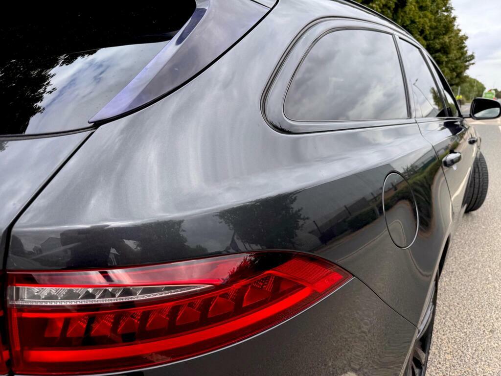 Jaguar XF 2L Prestige Red #12