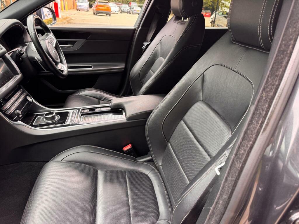 Jaguar XF 2L Prestige Red #25