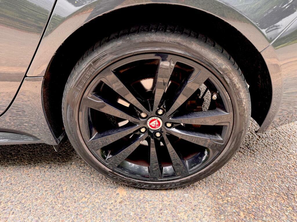 Jaguar XF 2L Prestige Red #23