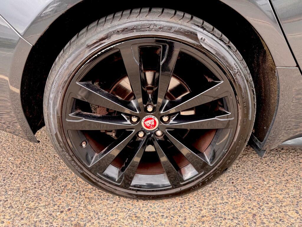 Jaguar XF 2L Prestige Red #20