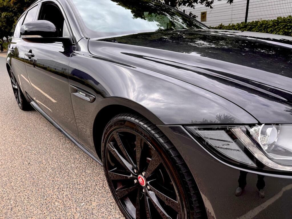 Jaguar XF 2L Prestige Red #9