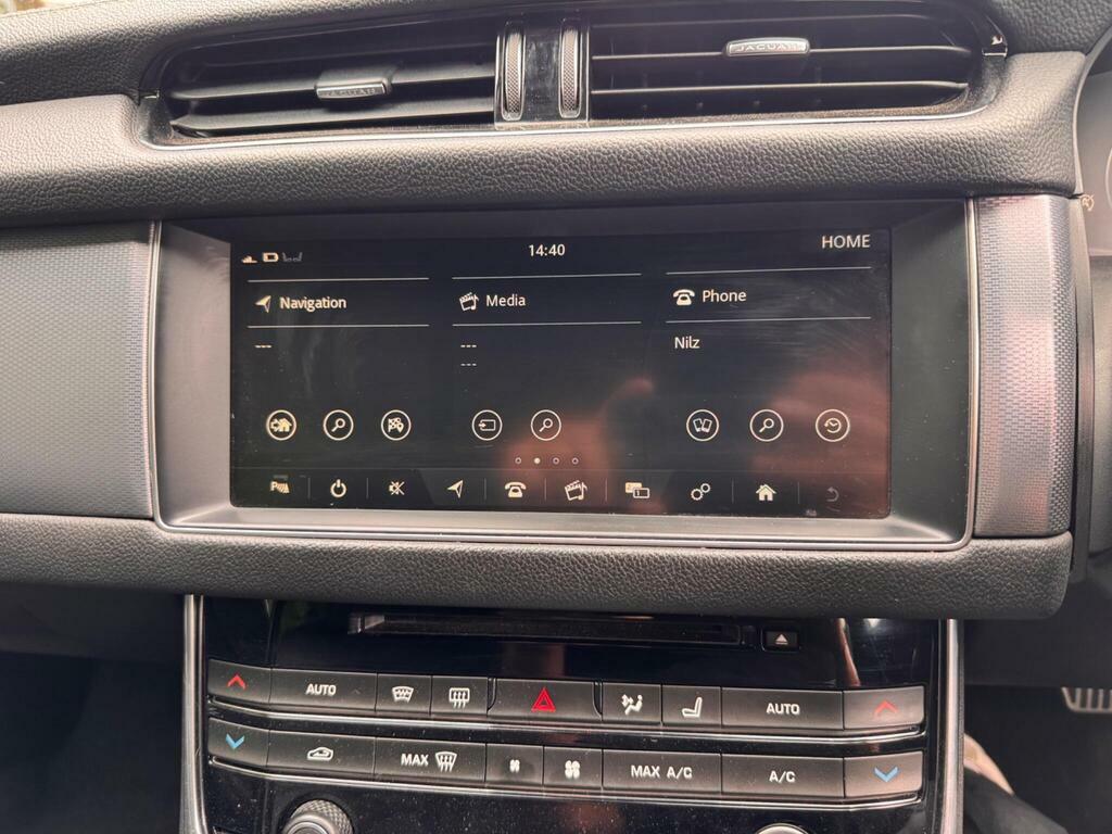 Jaguar XF 2L Prestige Red #34