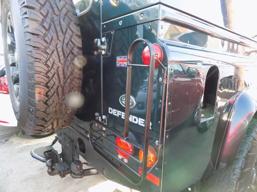 Land Rover Defender 110 110 2.2 Tdci Xs Utility Wagon Black #28