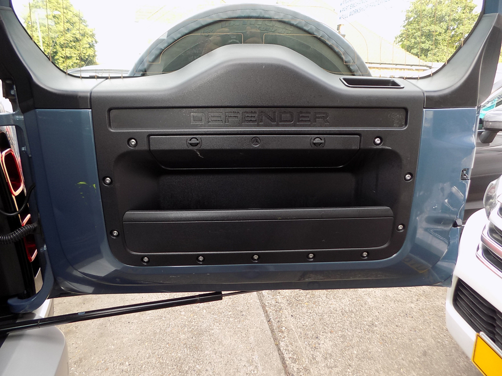 Land Rover Defender 110 Core Mhev Black #55