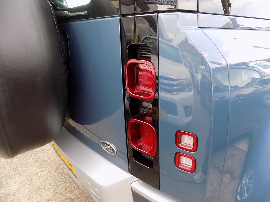 Land Rover Defender 110 Core Mhev Black #20