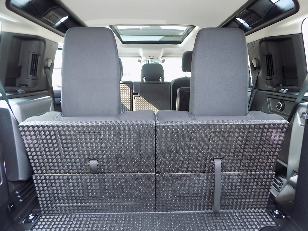 Land Rover Defender 110 Core Mhev Black #23