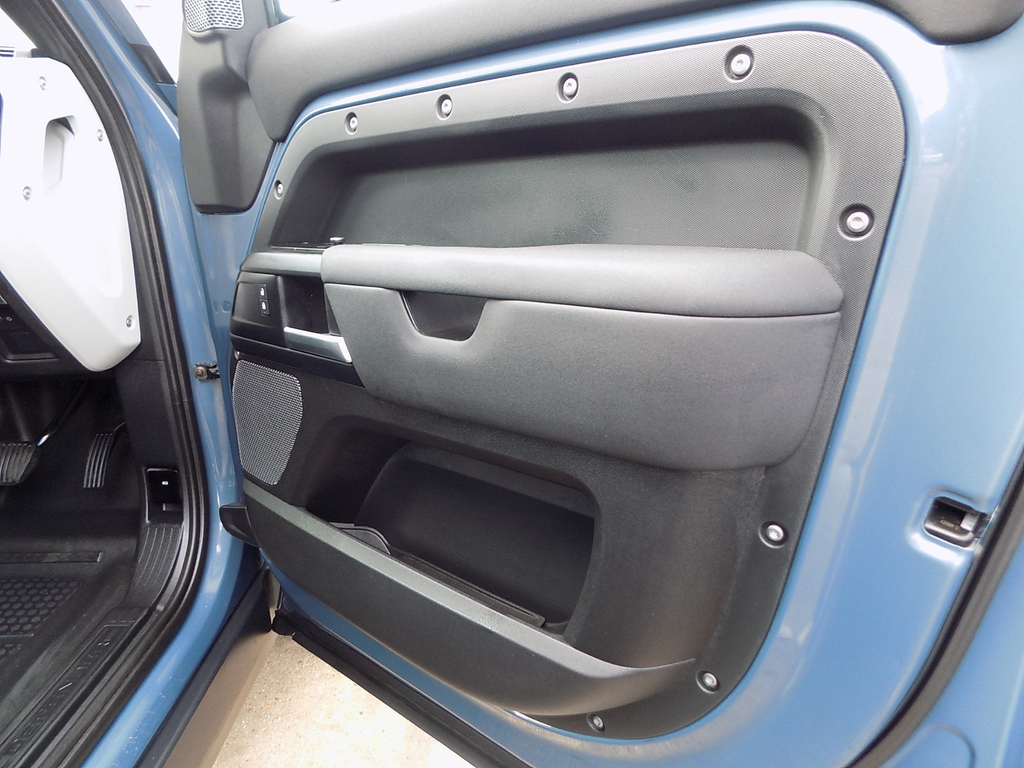 Land Rover Defender 110 Core Mhev Black #27