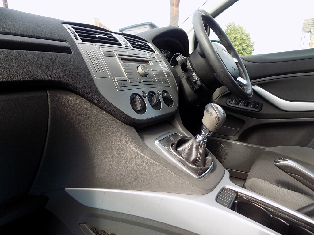 Ford Kuga 2.0 Tdci Zetec Ap Pack 10 Services 12 Mo White #17
