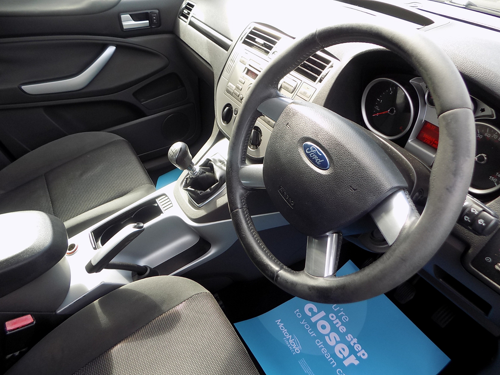 Ford Kuga 2.0 Tdci Zetec Ap Pack 10 Services 12 Mo White #2