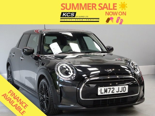 Mini Hatch 1.5 Cooper Exclusive Hatchback Steptron Black
