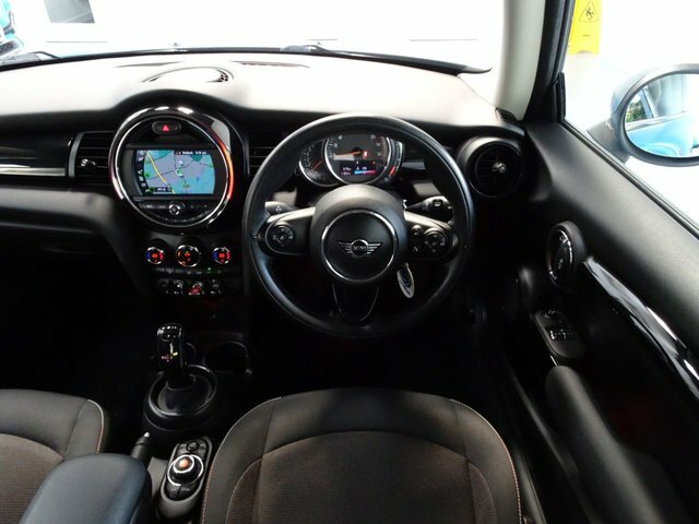 Mini Hatch 1.5 Cooper Hatchback Steptronic Euro 6 WF18ZNU Blue #2