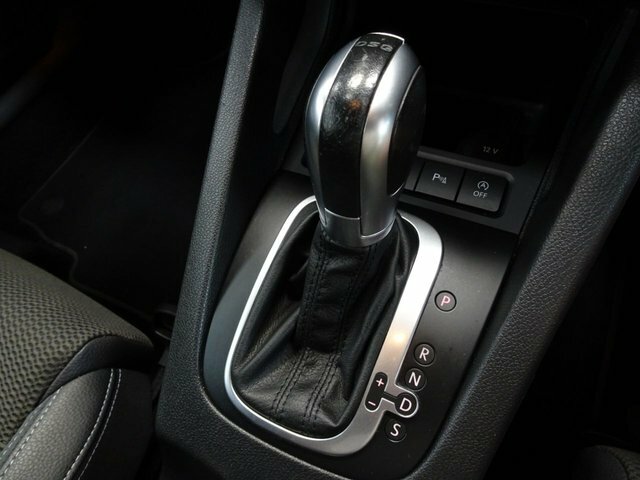 Volkswagen Scirocco Scirocco Gt Bluemotion Technology Tdsi S-a Black #25