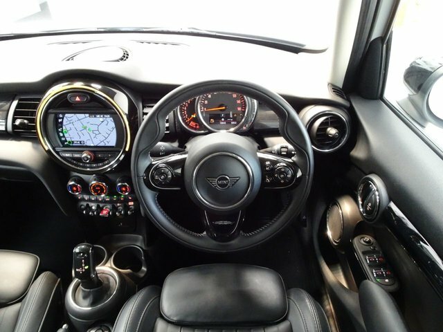 Mini Hatch 1.5 Cooper Exclusive Hatchback Steptron Silver #6
