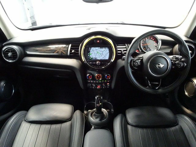 Mini Hatch 1.5 Cooper Exclusive Hatchback Steptron Silver #2