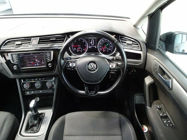 Volkswagen Touran 2.0 Tdi Bluemotion Tech Se Family Mpv D Black #6