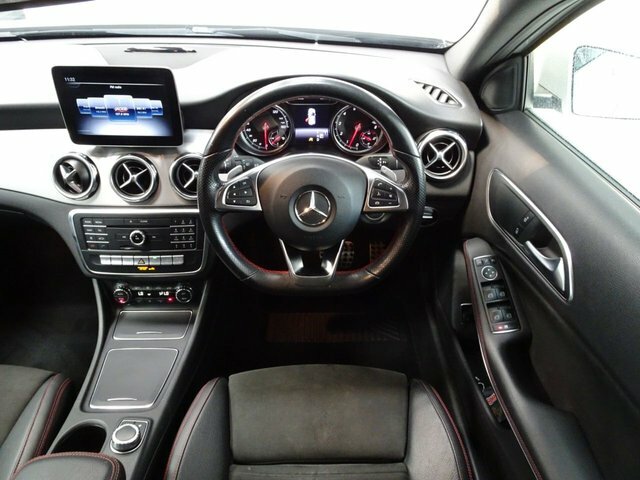 Mercedes-Benz GLA Class 1.6 Gla200 Amg Line Premium Suv 7G-dc ST68ENH Silver #6
