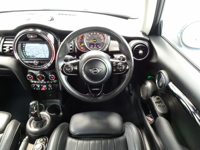 Mini Hatch 1.5 Cooper Exclusive Hatchback Steptron LM19GCV Silver #6
