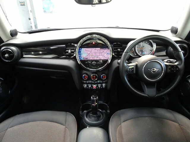 Mini Hatch 1.5 Cooper Classic Hatchback Steptronic LJ22OKK Black #2