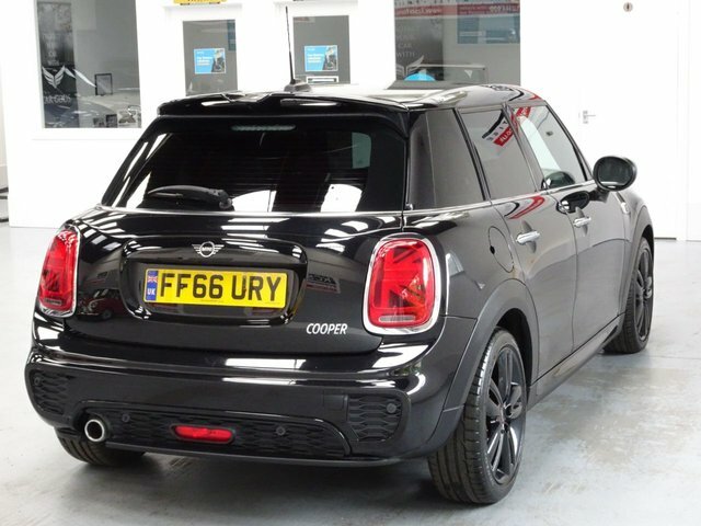 Mini Hatch 1.5 Cooper Sport Hatchback Euro FF66URY Black #5
