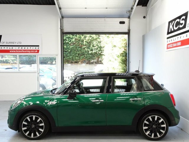 Mini Hatch 2.0 Cooper S Exclusive Hatchback Steptr Green #3