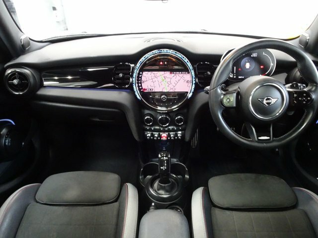 Mini Hatch 2.0 Cooper S Sport Hatchback Steptronic AF24SNZ Black #2