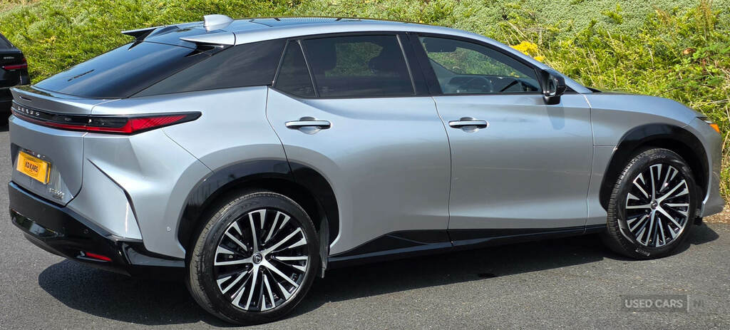 Lexus RZ 450E Premium #10