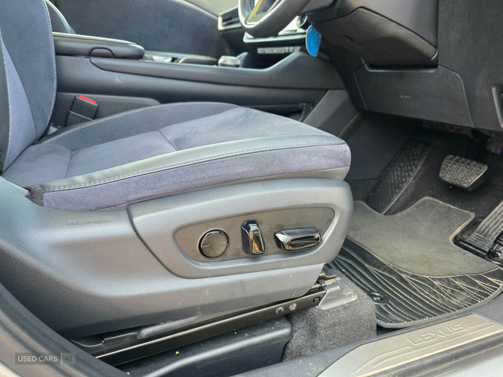 Lexus RZ 450E Premium #15