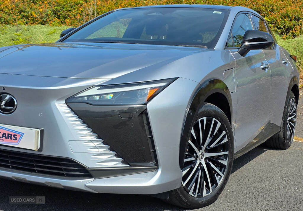Lexus RZ 450E 230Kw Direct4 Takumi 71 Kwh Silver #4